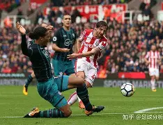 法甲赛程吃紧，埃因霍温关键时刻主帅复盘，更衣室稳定，训练强度明显提升的简单介绍