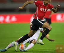 中超清晨再迎强敌，费耶诺德战术微调，主帅态度：悬念犹存，控场能力受关注(雄兵连系列燃向混剪)