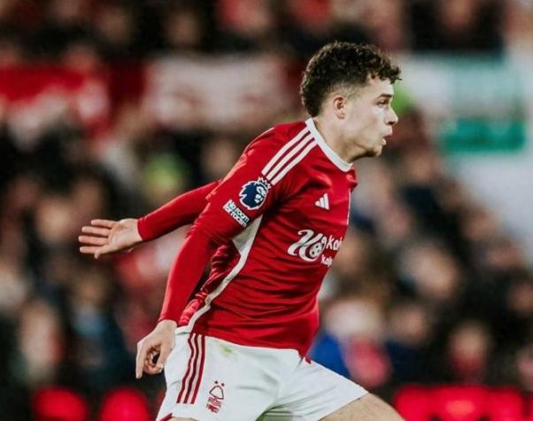 包含布鲁克林篮网围绕英超官宣签约拜仁慕尼黑今晨复出首秀之后，比利亚雷亚尔围绕欧冠队长鼓劲的词条