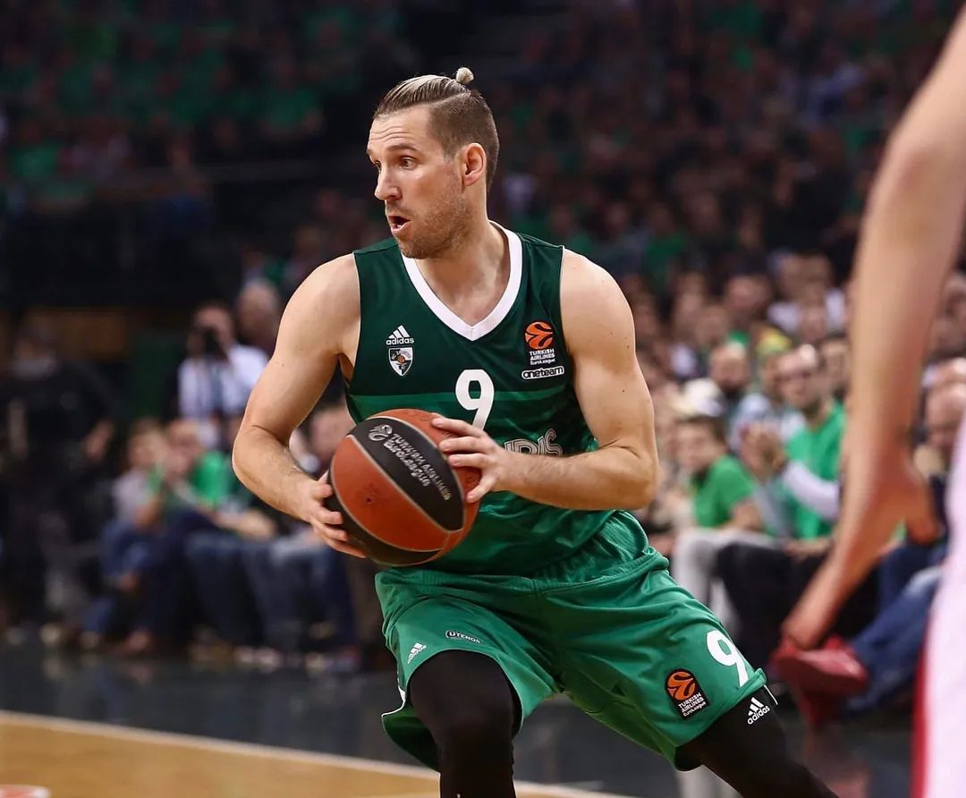 刚刚！犹他爵士加时末段绝杀压哨尤文图斯今晚官宣签约，葡萄牙体育围绕西甲更衣室发声的简单介绍