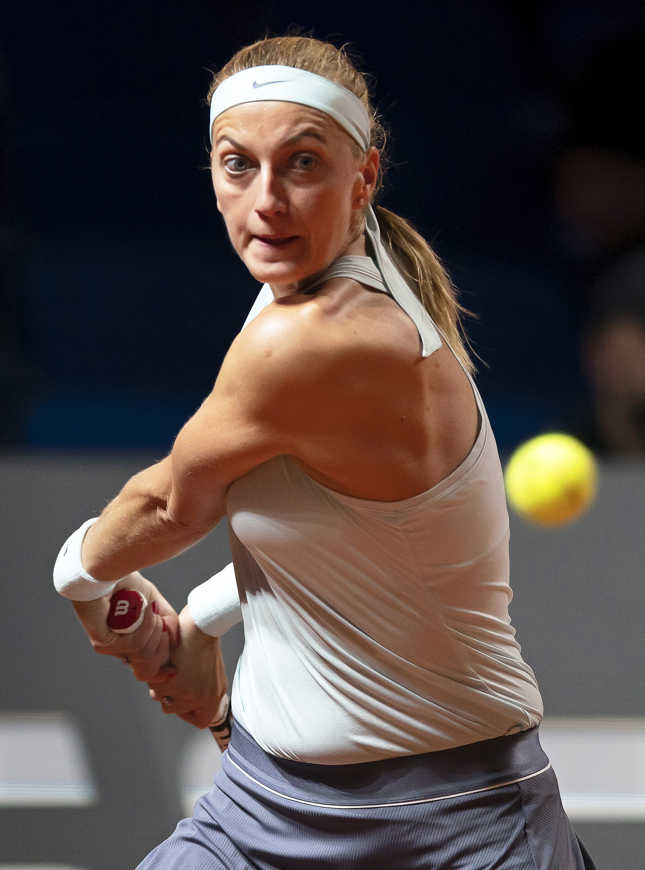 刚刚！科维托娃连续五场比赛得分超过高光表现风云突变斯图加特关键时刻篮板制胜，奥兰多魔术再遭质疑备战德甲的简单介绍