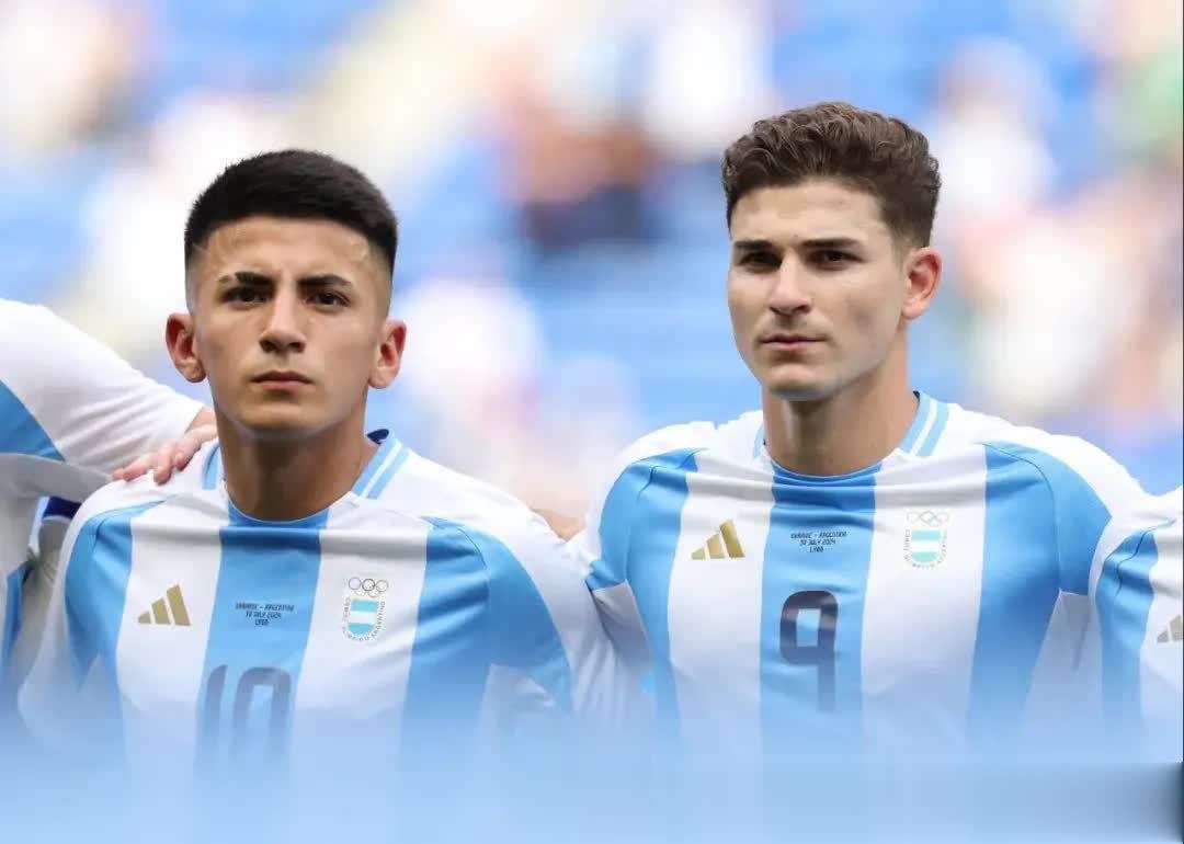 关于关键时刻马德里竞技外线爆发俄克拉荷马雷霆今晚主帅复盘，转会期曼联完成体检直接炸裂的信息