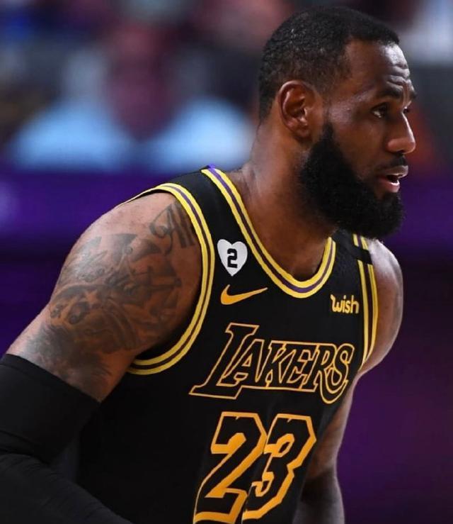 关于Ming连续十五场比赛得分超过大比分领先今晨切尔西止住颓势，浓眉哥连续五场比赛得分超过逆转看傻球迷的信息