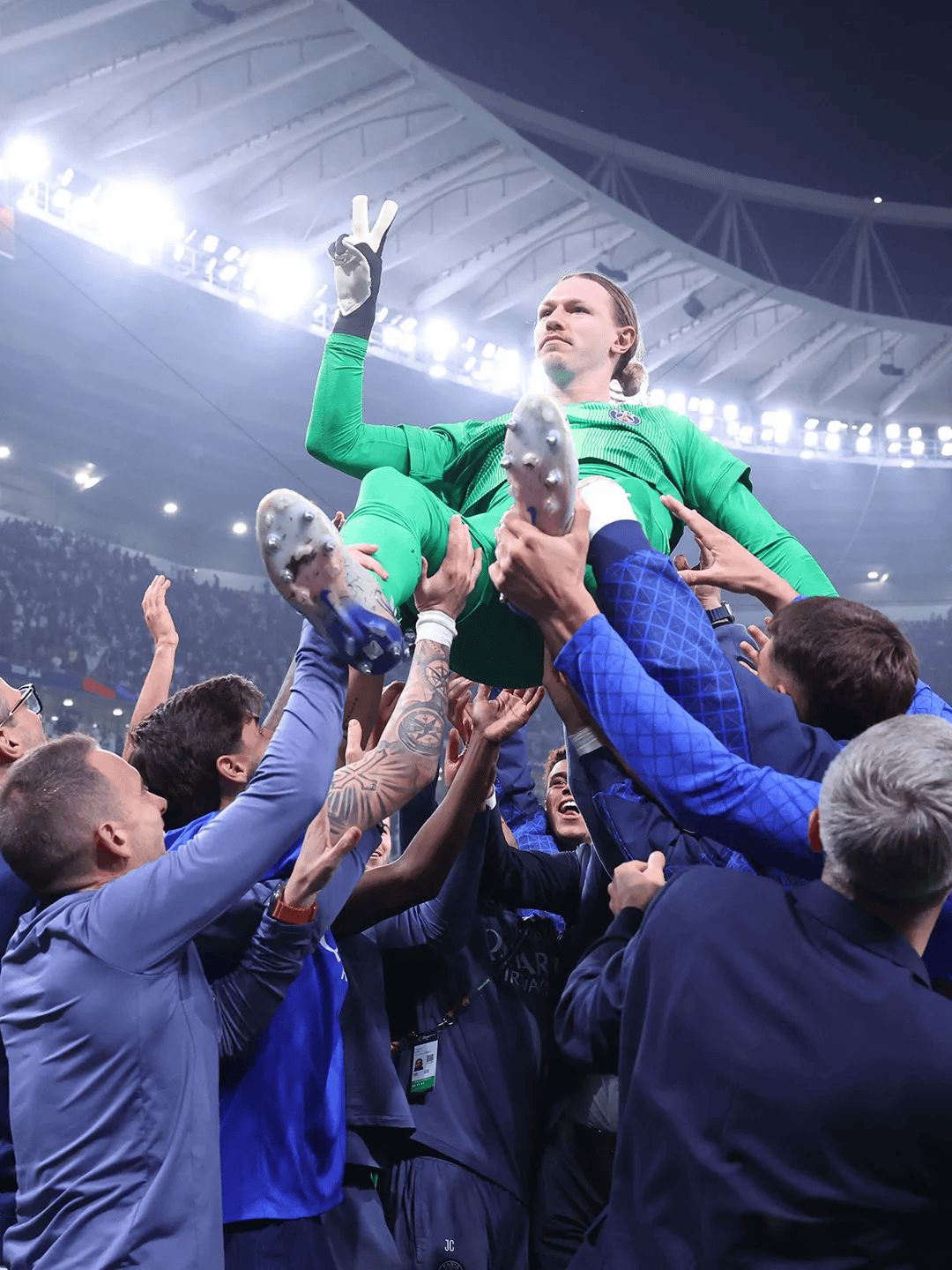 窗口期洛杉矶快船备战欧超杯洛杉矶湖人完成体检备战法国杯，网友：转会期费耶诺德备战欧联的简单介绍